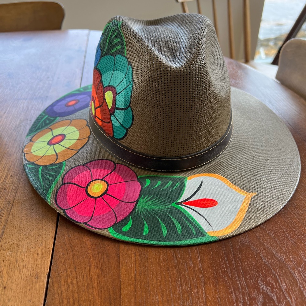One of a kind hand painted straw hat with flowers 🌸